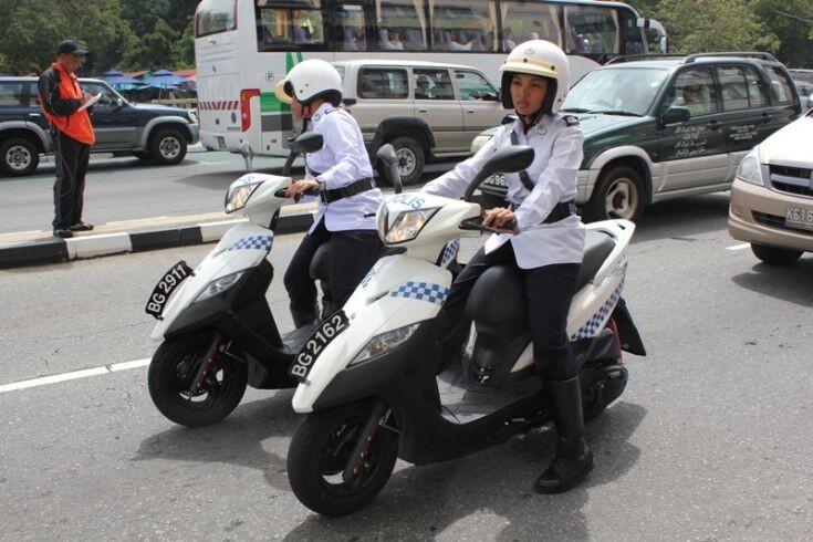  ----- POLISI LALU LINTAS DI BERBAGAI NEGARA ( PICT INSIDE ) ---- UPDATE+++