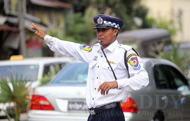  ----- POLISI LALU LINTAS DI BERBAGAI NEGARA ( PICT INSIDE ) ---- UPDATE+++