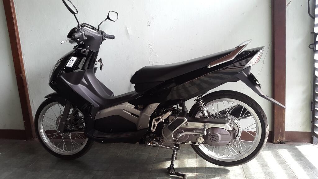 Terjual yamaha nouvo z 2005 full baru kaya dari dealer 