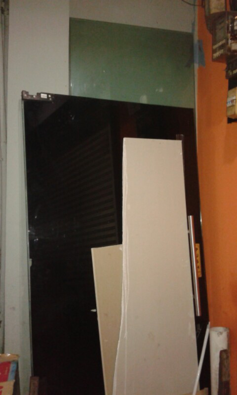 pintu kaca tebal 1cm
