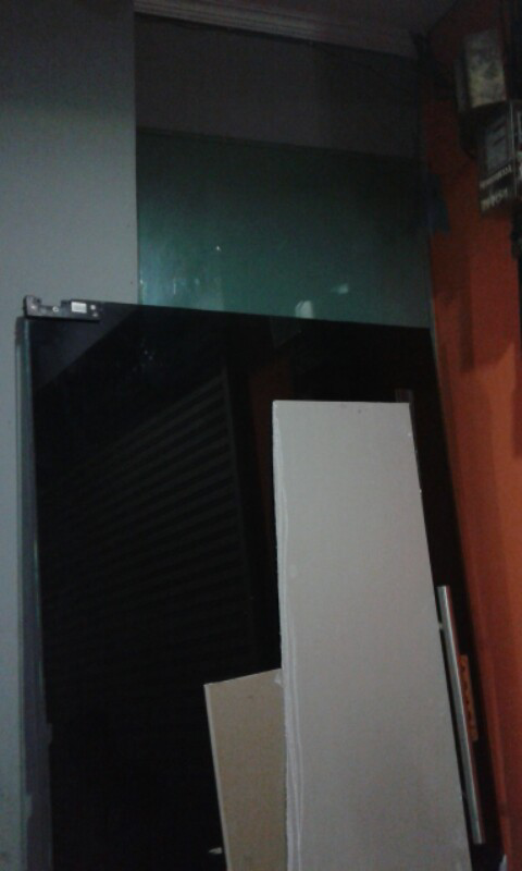 pintu kaca tebal 1cm