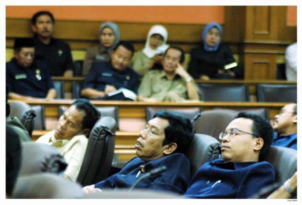 Sembilan Bahaya Ketika Seseorang Ketika Menahan Kantuk