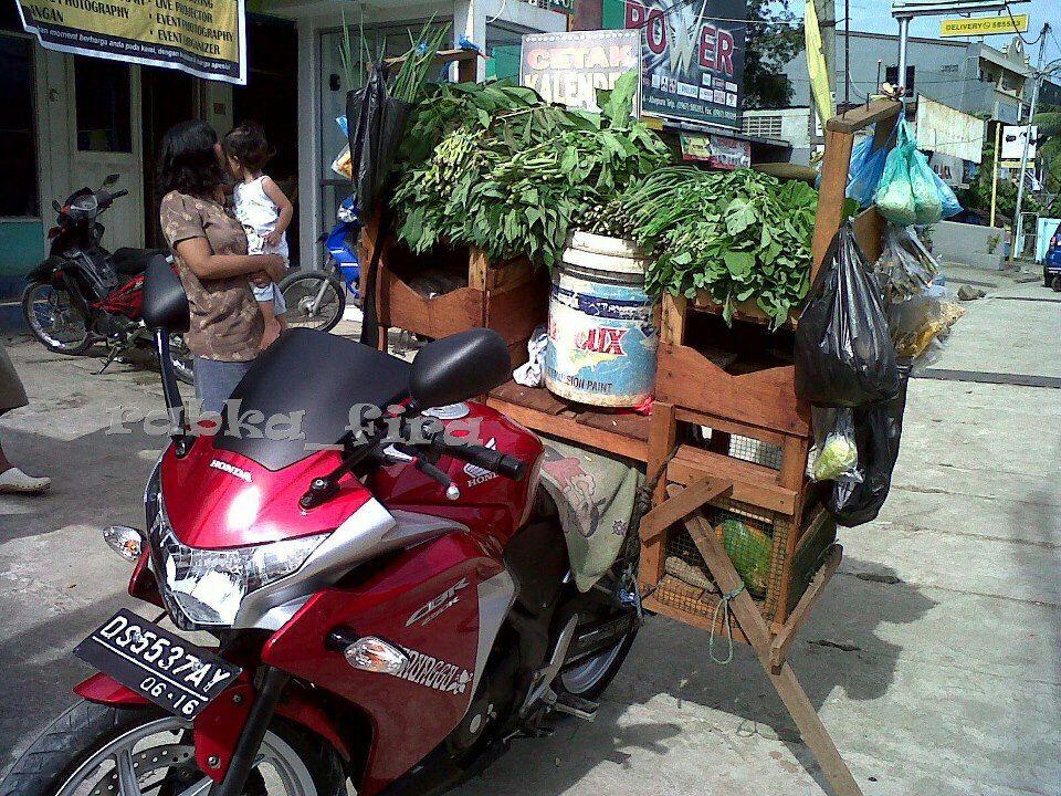 It's Not Easy To Be Me.. Tukang Sayur