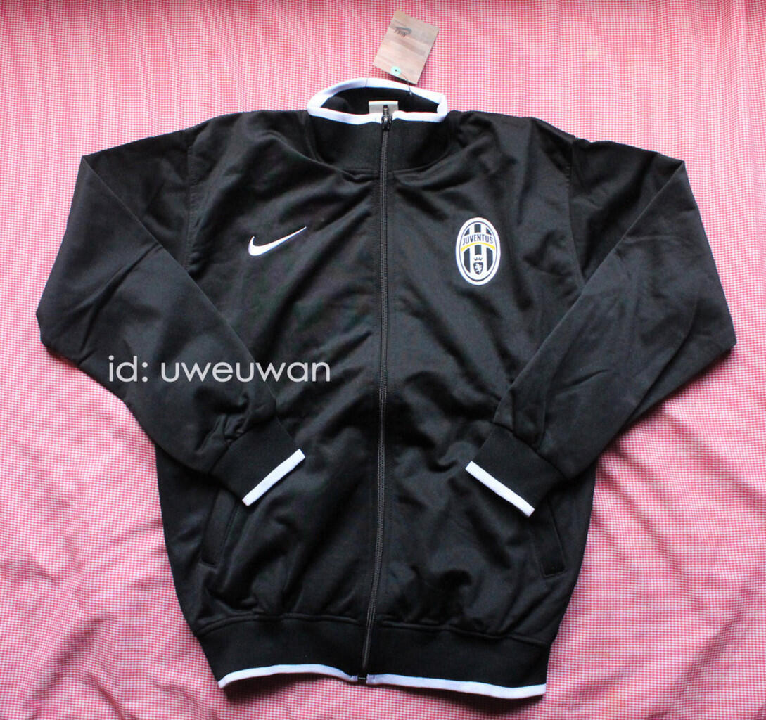 WTS replika 99% bahan mirip asli jaket nike, juventus