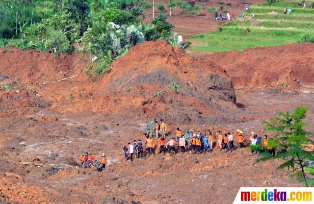 Foto-foto Bencana Longsor di Banjarnegara