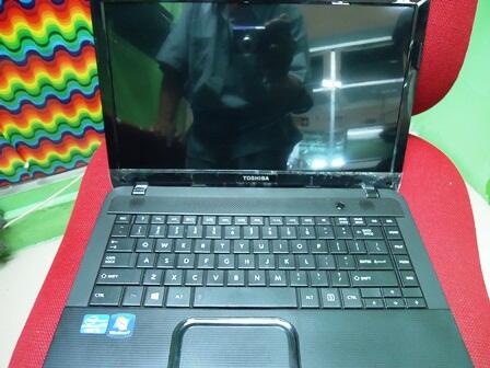Toshiba C840 Core i3 2348M @2,3Ghz Hdd 500gb Black Glossy muluss