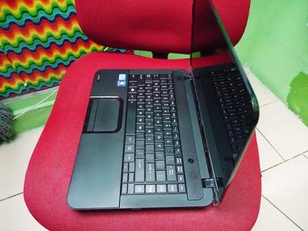 Toshiba C840 Core i3 2348M @2,3Ghz Hdd 500gb Black Glossy muluss