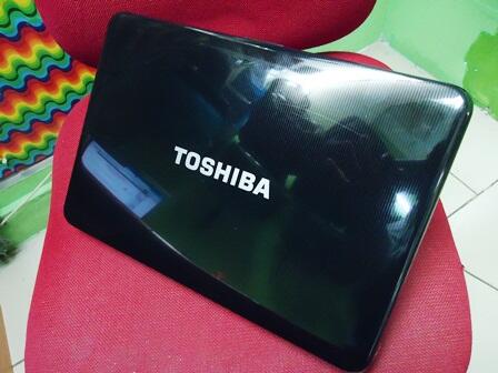 Toshiba C840 Core i3 2348M @2,3Ghz Hdd 500gb Black Glossy muluss