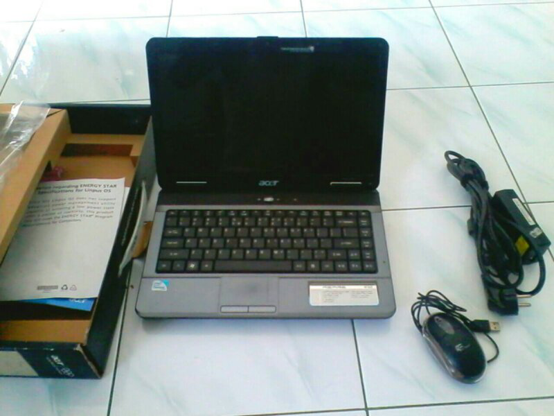 laptop ACER aspire 4732z kondisi normal mulus