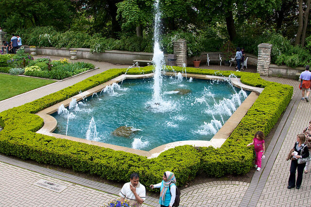 Kisah Cinta Kastil Casa Loma 