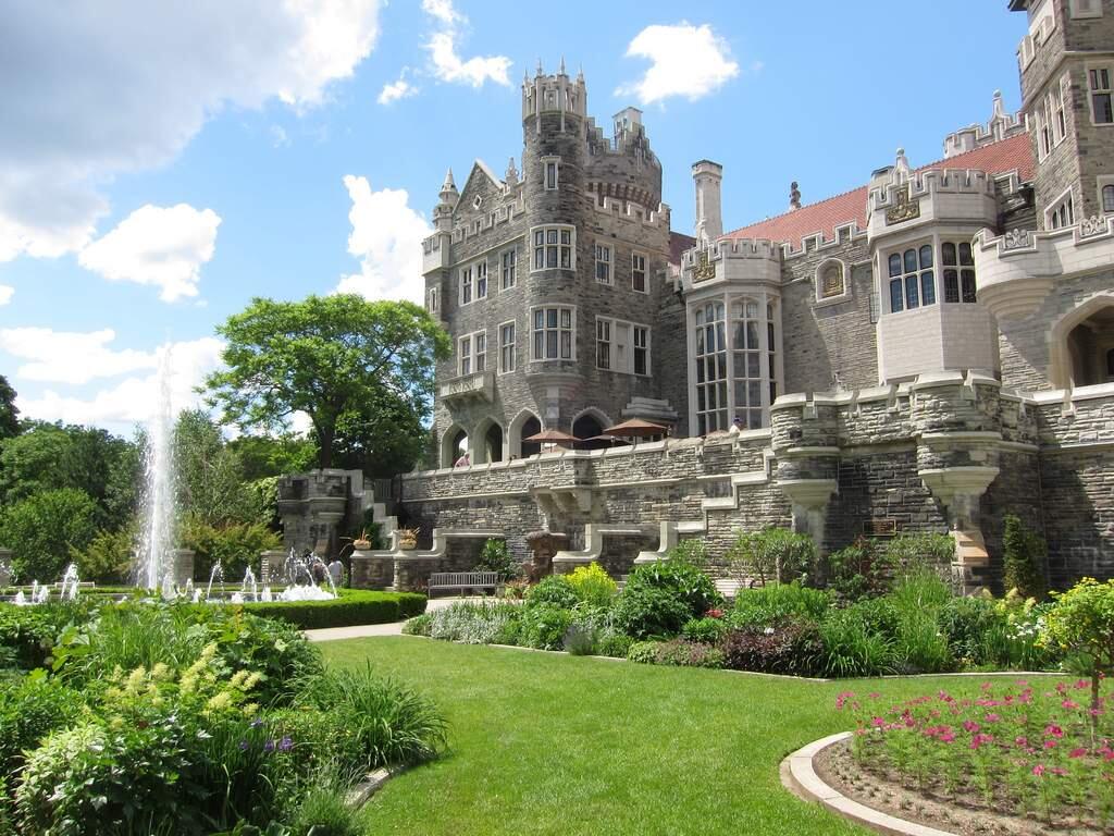 Kisah Cinta Kastil Casa Loma 