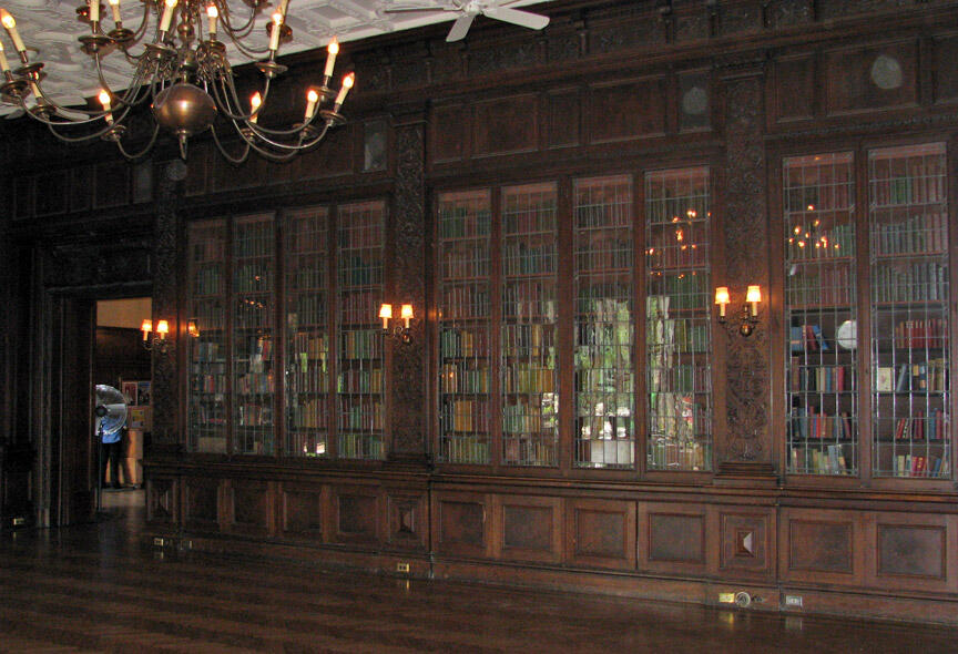 Kisah Cinta Kastil Casa Loma 