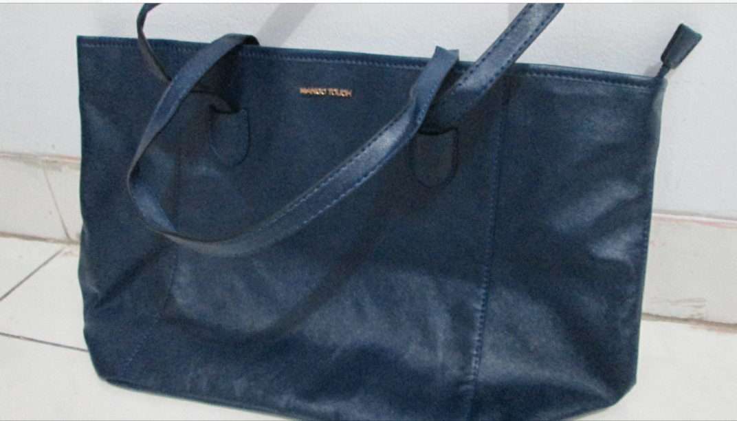 MNG: Touch Saffiano Leather Tote Bag NAVY ONLY :) JUAL CEPAT sebelum off liburan :D