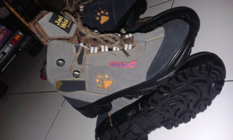 Sepatu Gunung / Trail Boots Jack Wolfskin , The North Face , Columbia, Karrimor