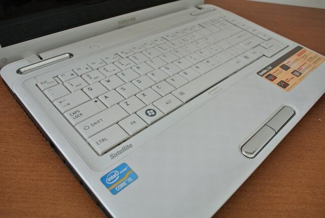 Toshiba L745 Core i5 2450 White || Surabaya Masuk.,!!