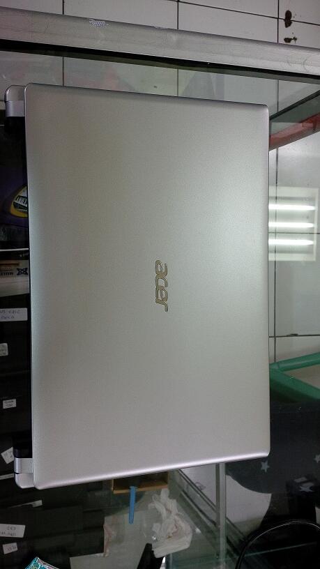 Acer V5 Slim Gaming Core i3 2367M 4GB 500GB 14"VGA Nvidia GT620M 1GB Mulusss