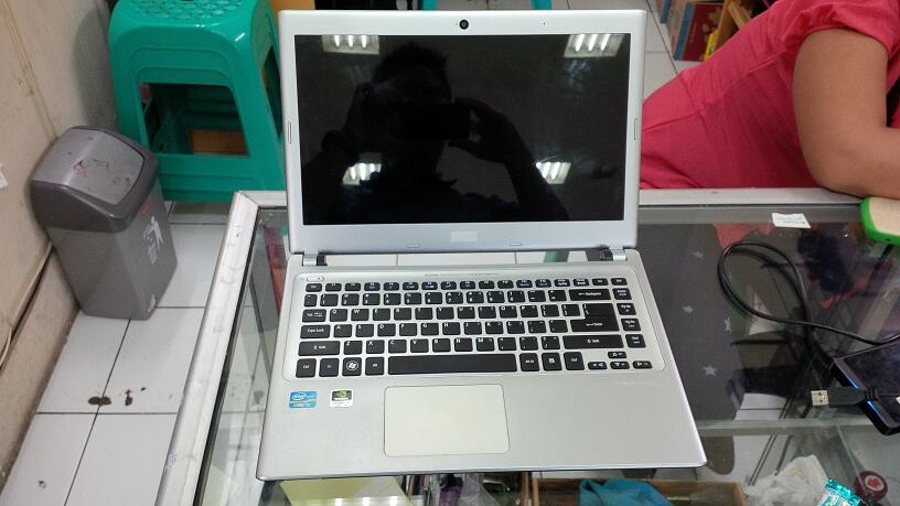 Acer V5 Slim Gaming Core i3 2367M 4GB 500GB 14"VGA Nvidia GT620M 1GB Mulusss