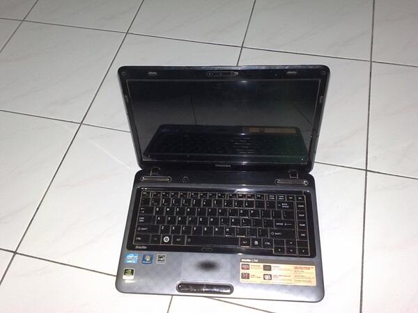 GAMING TOSHIBA L745 CORE i3 KOMPLIT SEGEL UTUH VGA NVIDIA 1GB (SOLO)