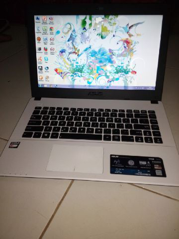 Notebook Asus X452E komplit, mulus, pembelian 3 minggu yang lalu, COD Solo Sragen