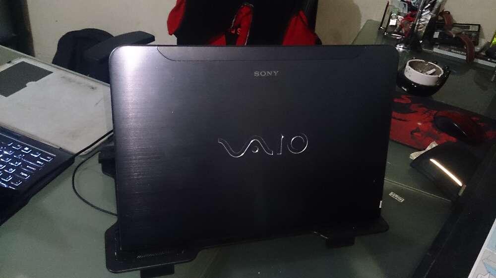 laptop sony duo 11,6" layar bisa di lipat seperti tablet