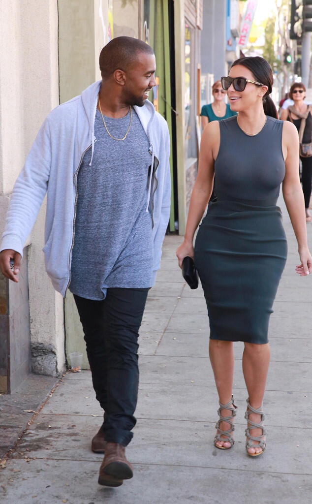 Ups, Kim Kardashian Lupa Pakai Bra Saat Kencan dengan Kanye West