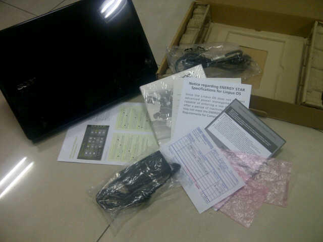 LIKE NEW ACER E1-470G SIAP BNATAI GEME+LNGKAP GRNSI 8BLN BOGOR