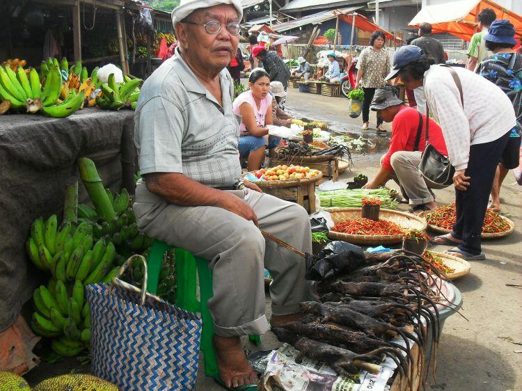 Pasar Unik dari Berbagai Daerah di Indonesia