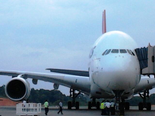 2 BANDARA UDARA DI INDONESIA YANG di landasi SI SUPER JUMBO