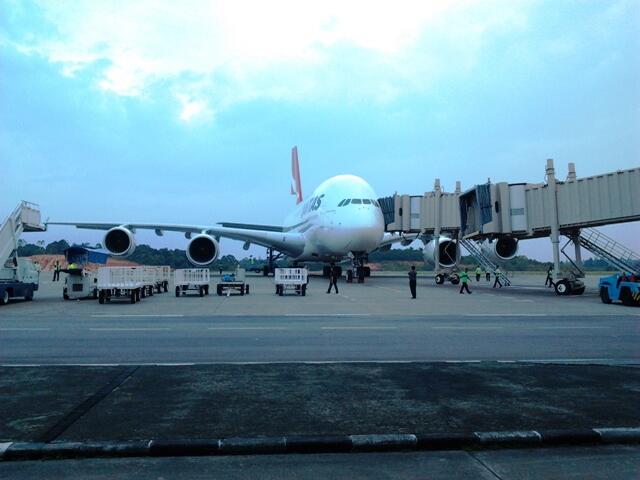 2 BANDARA UDARA DI INDONESIA YANG di landasi SI SUPER JUMBO