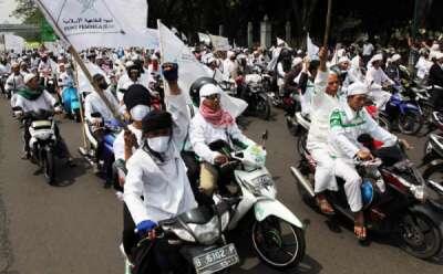 &quot;Bapak Lihat Enggak Kalo Ini Pelat Merah?&quot;