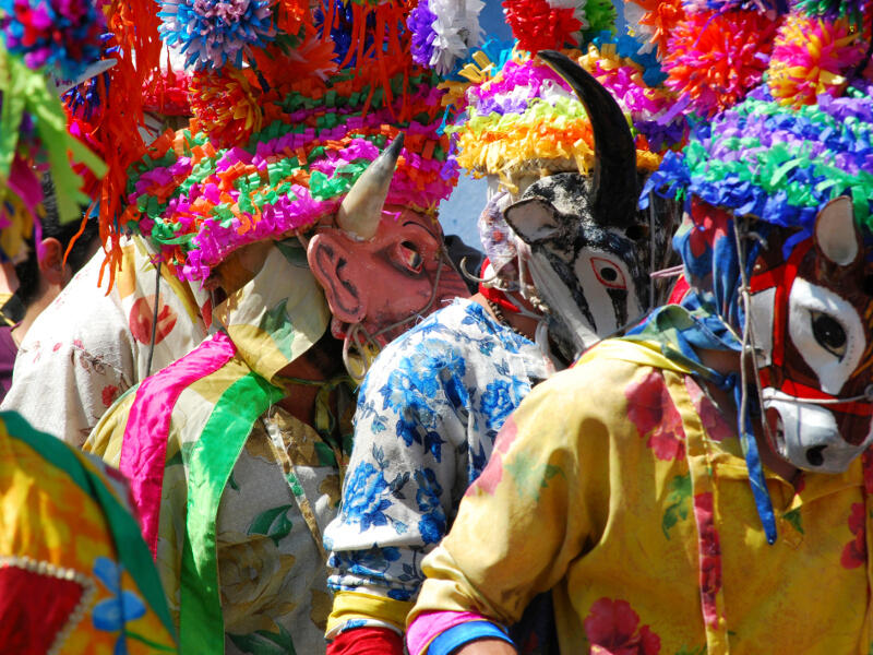 8 Tradisi Liburan yang Unik di Dunia