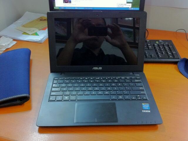 WTS : Notebook Asus X200 CA KOMPLIT+1 Bulan Beli