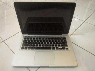 MACBOOK PRO 7.1 Core2Duo Ram4GB HD250GB VGA NVIDIA