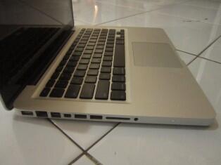 MACBOOK PRO 7.1 Core2Duo Ram4GB HD250GB VGA NVIDIA