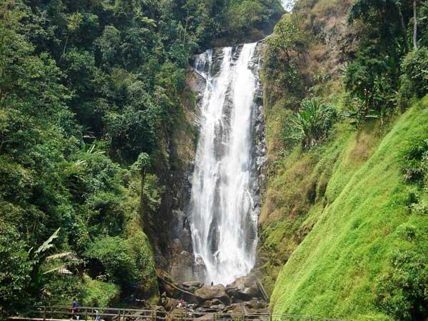 12 Air Terjun Tertinggi Di Indonesia