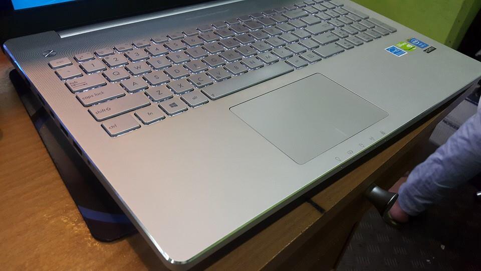 asus n550JV core i7 4700|ddr3 8gb|vga gt 750M 2Gb|Touchscreen|15inc MURAHHHHH