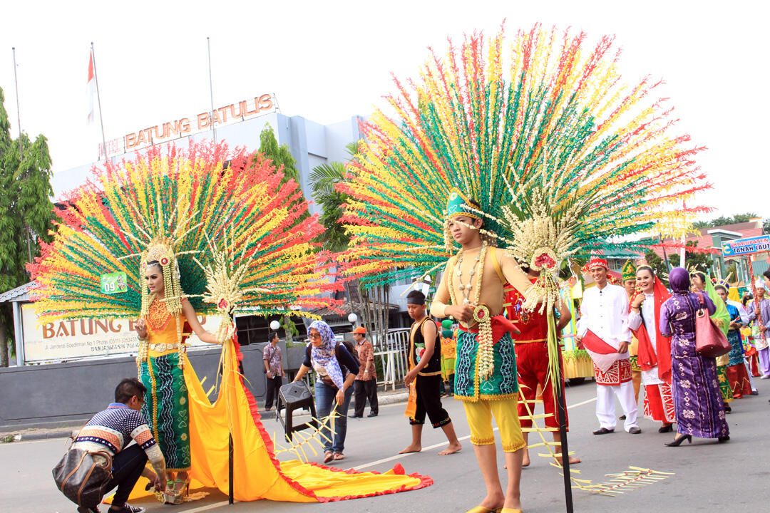 1st Banjar Fashion Carnaval - Festival Budaya Pasar Terapung 2014