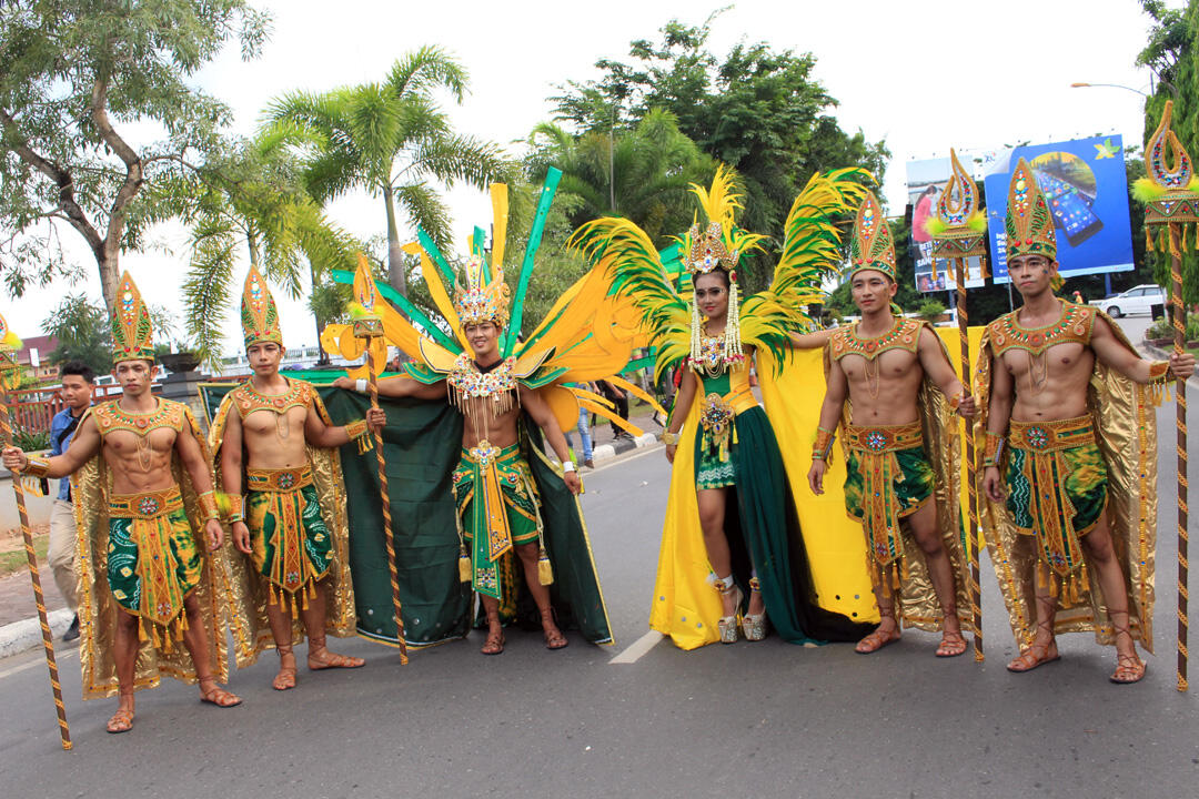 1st Banjar Fashion Carnaval - Festival Budaya Pasar Terapung 2014