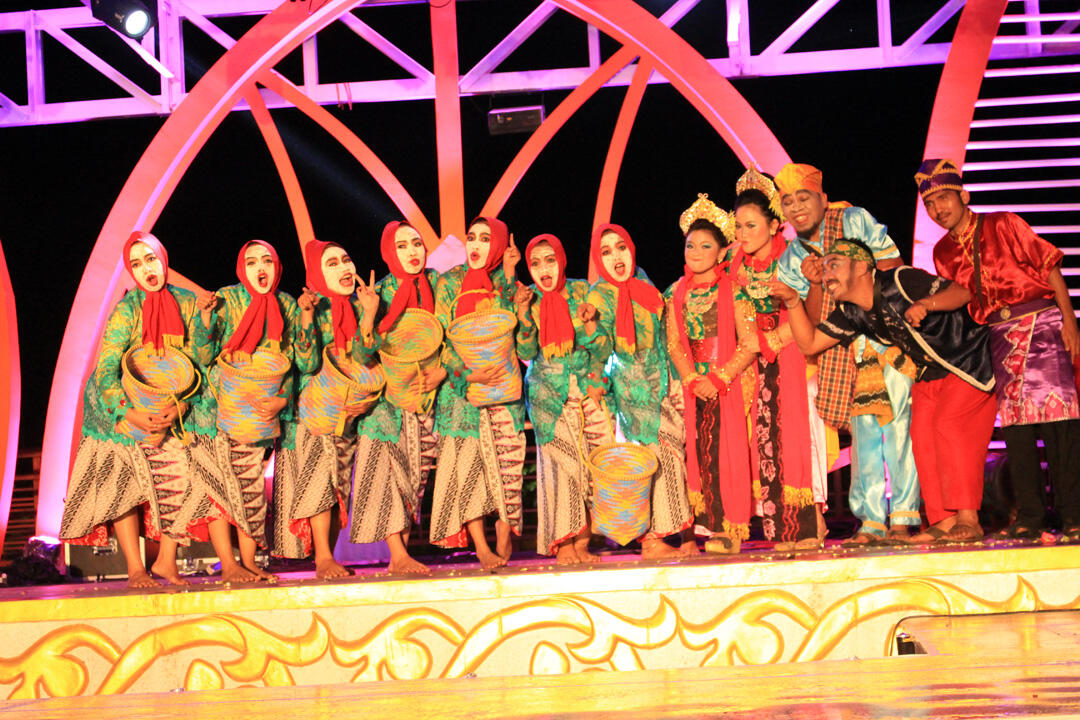 1st Banjar Fashion Carnaval - Festival Budaya Pasar Terapung 2014