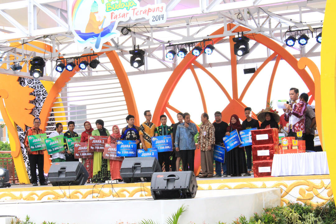 1st Banjar Fashion Carnaval - Festival Budaya Pasar Terapung 2014