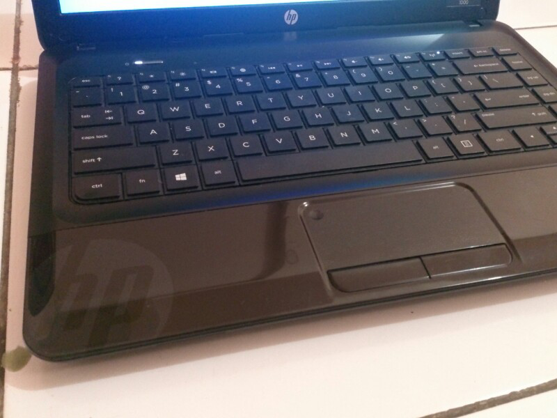 Laptop HP 1000 AMD like new