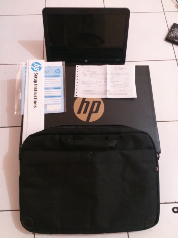 Laptop HP 1000 AMD like new
