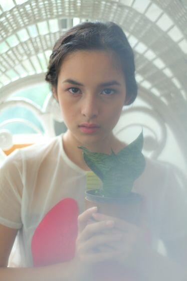 14 Foto Yang Bisa Bikin Kamu Jatuh Cinta Sama Chelsea Islan