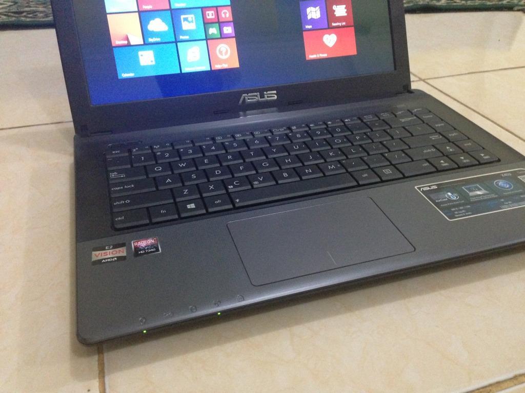 LAPTOP ASUS X45U HITAM GARANSI MANTABS MULUS