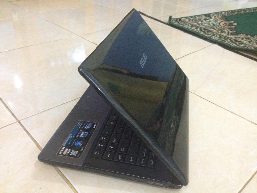 LAPTOP ASUS X45U HITAM GARANSI MANTABS MULUS