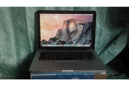 Mac Book Pro 13 inchi mid 2012