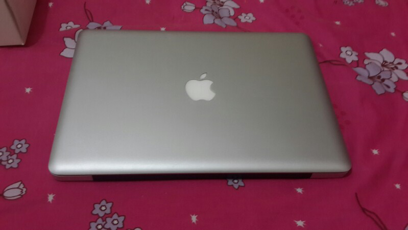 macbook unibody middle 2009 core2duo 2.0ghz ram 2gb hdd 320gb fullset like new