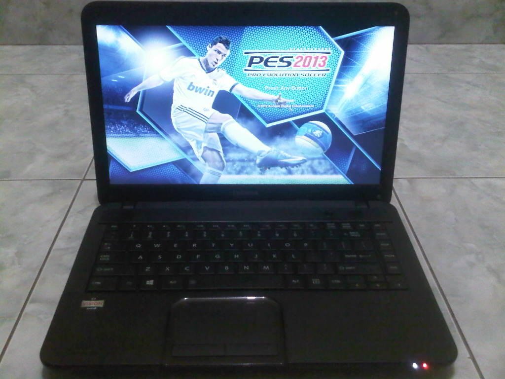 LAPTOP SLIM GAMING TOSHIBA SATELITE C800D RAM 2GB HDD320GB VGA AMD MULUS PALEMBANG