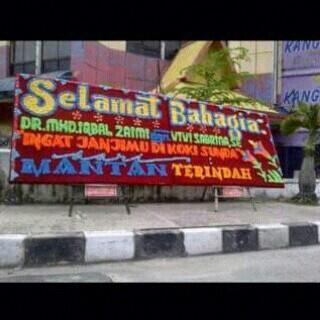 karangan bunga yg anti mainstream gan