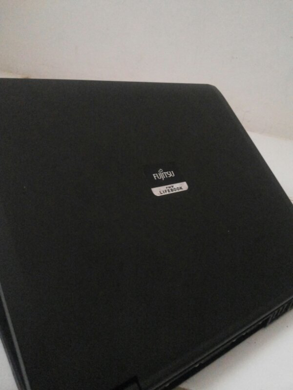 LAPTOP FUJITSU FMV C8230 CORE 2DUO - CENGKARENG